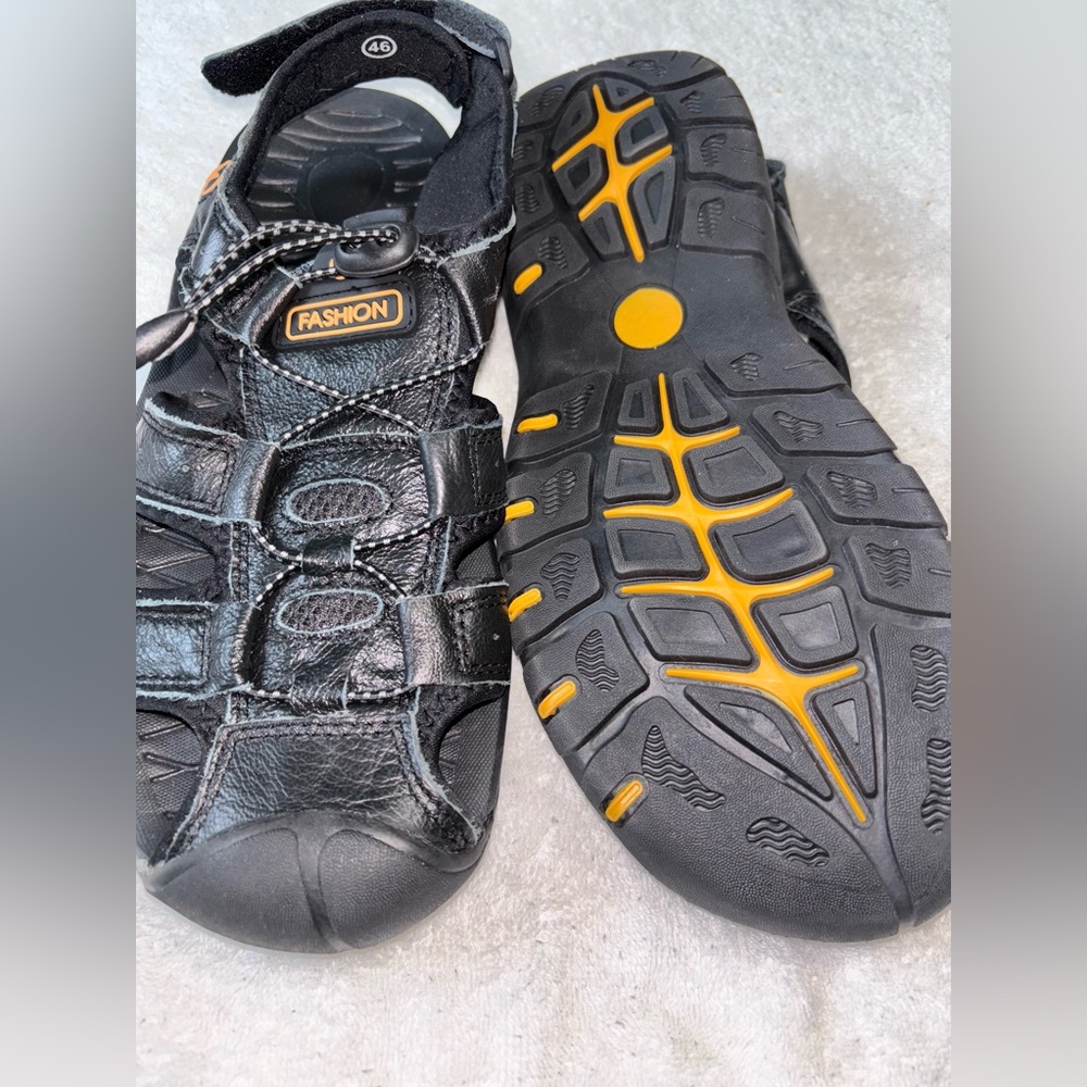 Men’s Water Shoe Sandal Beach Hiking Never Worn- size 46 men’s 12 US